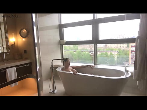 ❤️ En fantastisk babe som lidenskapelig rykker av seg fitta på badet Hard porno ved no.sex-porntube.ru